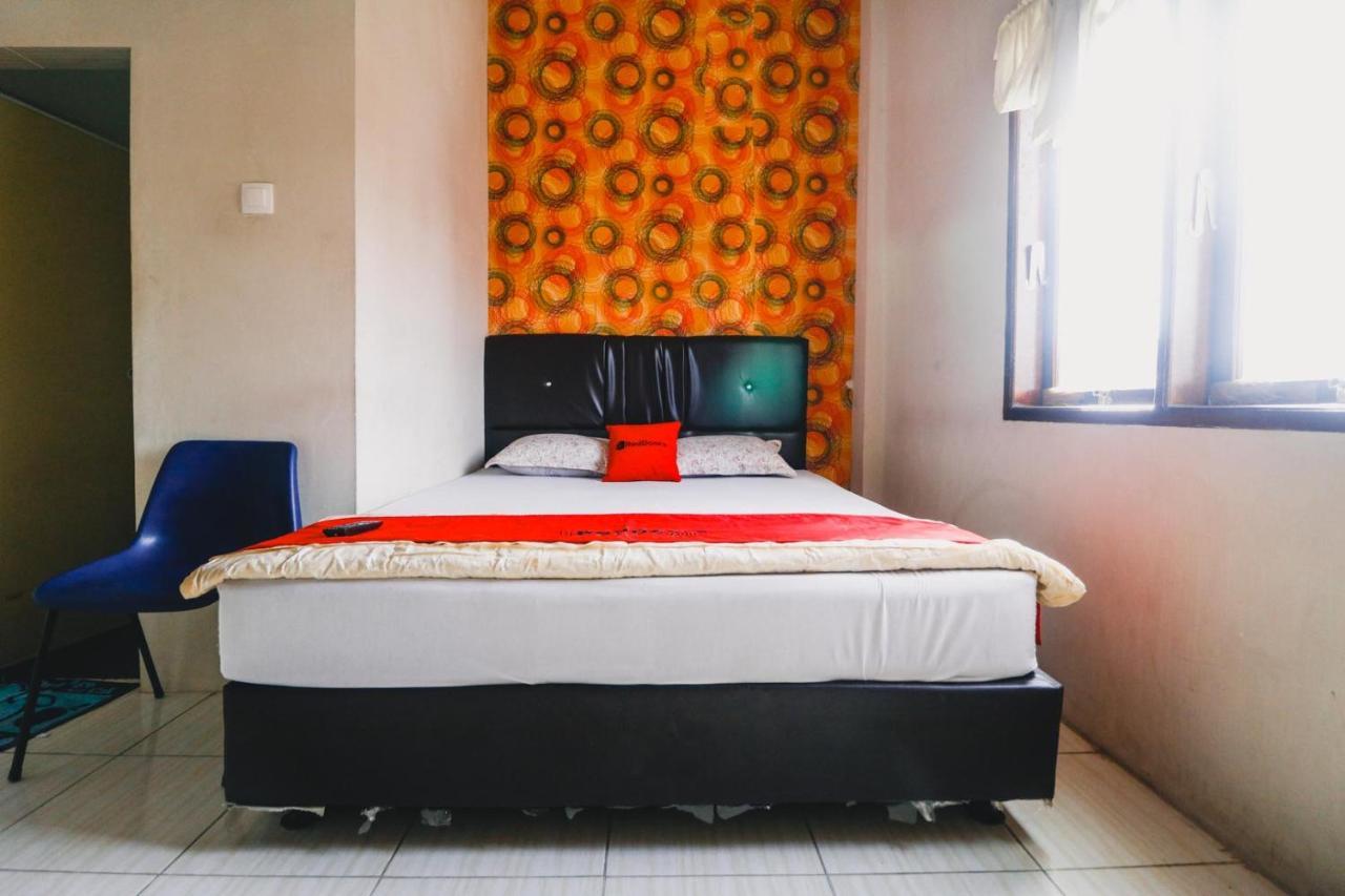 Reddoorz Near Jalan Gatot Subroto Medan Hotel Exterior photo